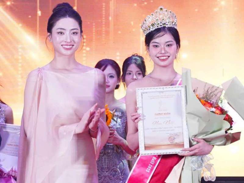 Hành trình tỏa sáng rực rỡ của Đoàn Thị Hương - Tân Hoa khôi “Miss & Mister HaUI 2025”: Câu chuyện truyền cảm hứng về sự tự tin và tinh thần bản lĩnh