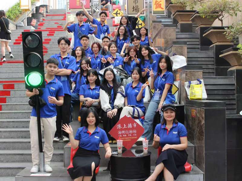 Sinh viên Trường Ngoại ngữ - Du lịch tham gia tham quan trải nghiệm Văn hóa Dân tộc Choang và đổi mới Công nghệ 2025 tại Đại học Nam Ninh, Trung Quốc