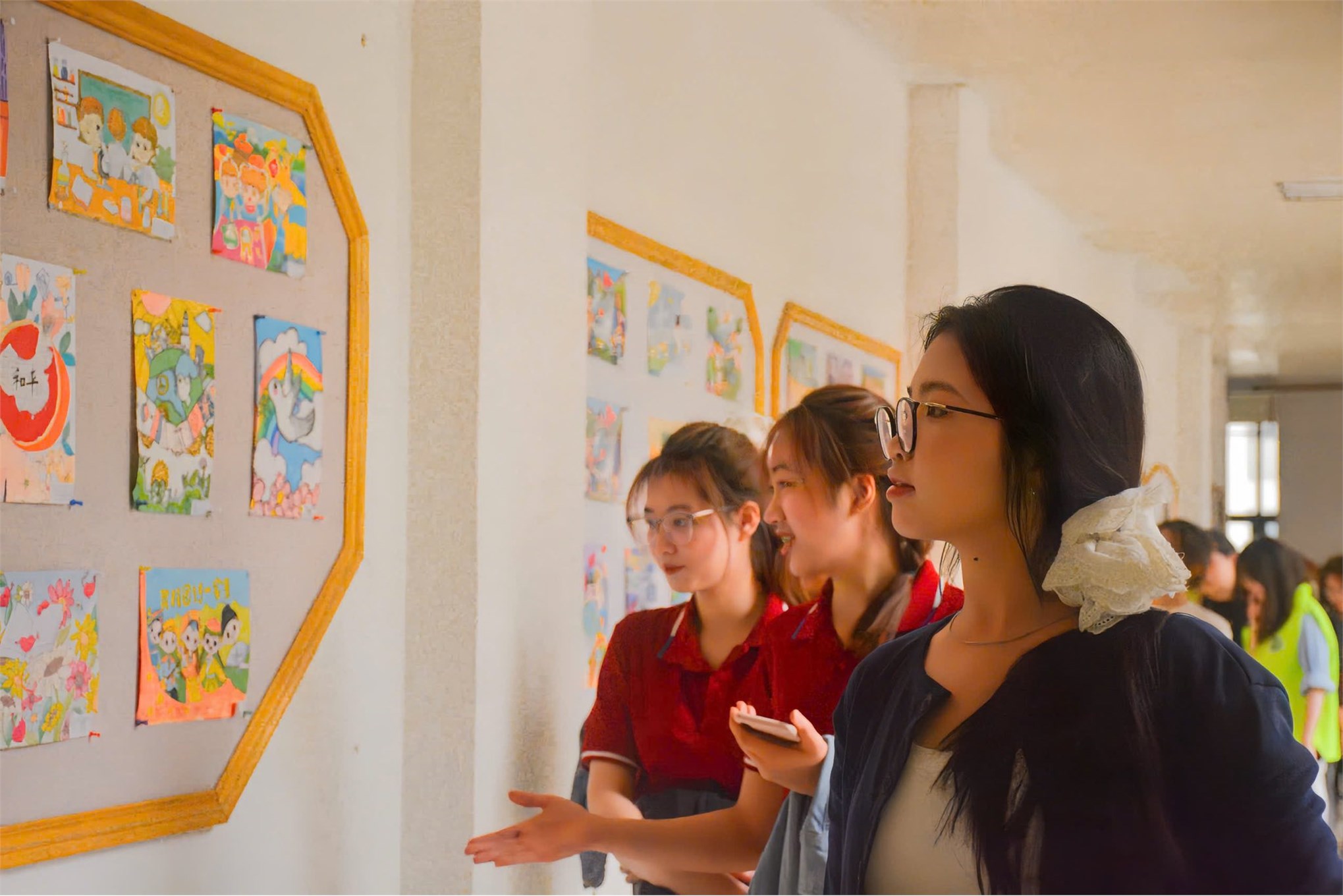Sinh viên trao đổi ngành Ngôn ngữ Trung Quốc khám phá Học viện Giáo dục Tiểu học Minh Đức