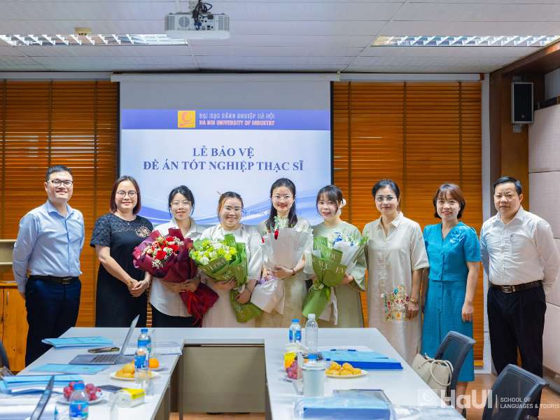 Học viên cao học ngành Ngôn ngữ Anh bảo vệ đề án tốt nghiệp Thạc sĩ tại Trường Ngoại ngữ – Du lịch