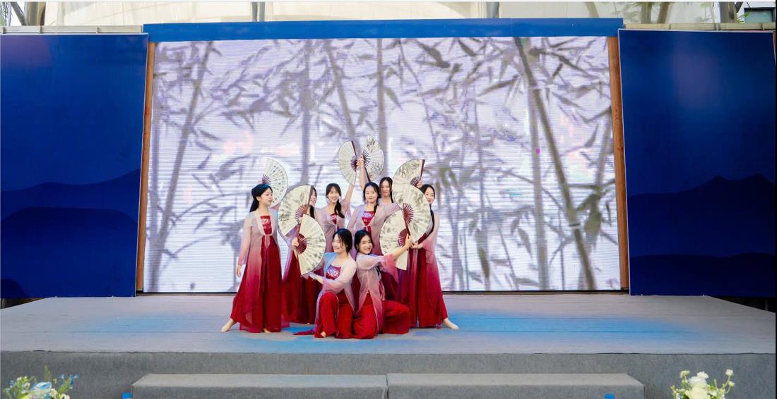 Thầy trò Khoa Ngôn ngữ Trung Quốc tham gia Chương trình giao lưu nhân văn Việt – Trung nhân Ngày Đọc sách Thế giới năm 2025