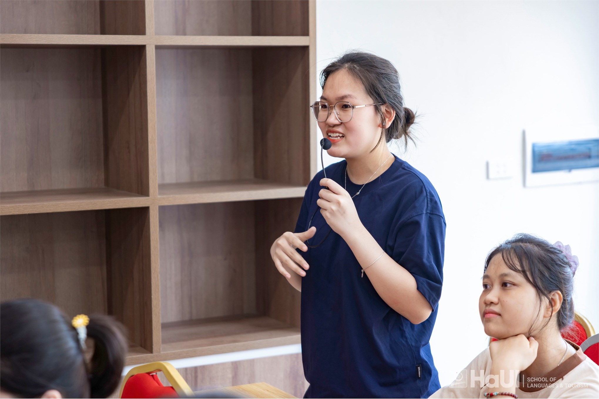 Workshop “Học Ngôn ngữ Anh trong Trường Đại học Công nghiệp Hà Nội: Ra làm gì, dễ hay khó, giàu hay nghèo?”