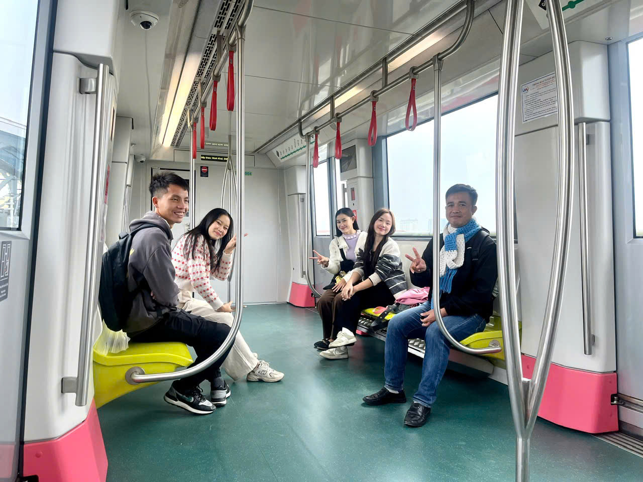 Sinh viên quốc tế học tiếng Việt trải nghiệm văn hóa đường phố Hà Nội