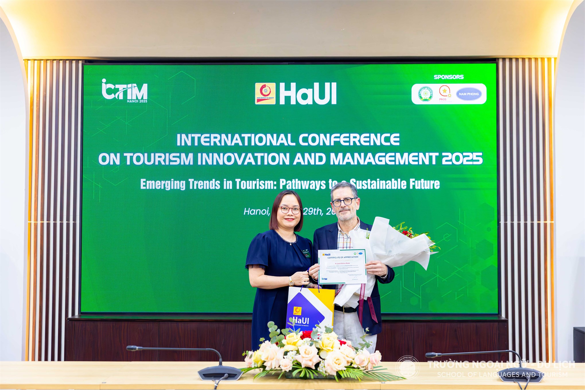 Học ngành Du lịch, Nhà hàng, Khách sạn bằng tiếng Anh tại HaUI: Hành trang vững chắc cho sinh viên hội nhập toàn cầu