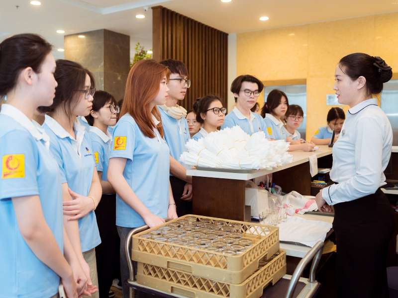 Học ngành Du lịch, Nhà hàng, Khách sạn bằng tiếng Anh tại HaUI: Hành trang vững chắc cho sinh viên hội nhập toàn cầu