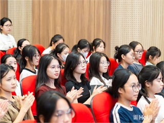 Tân sinh viên K20 Trường Ngoại ngữ – Du lịch tham gia Tuần sinh hoạt công dân – sinh viên đầu khóa