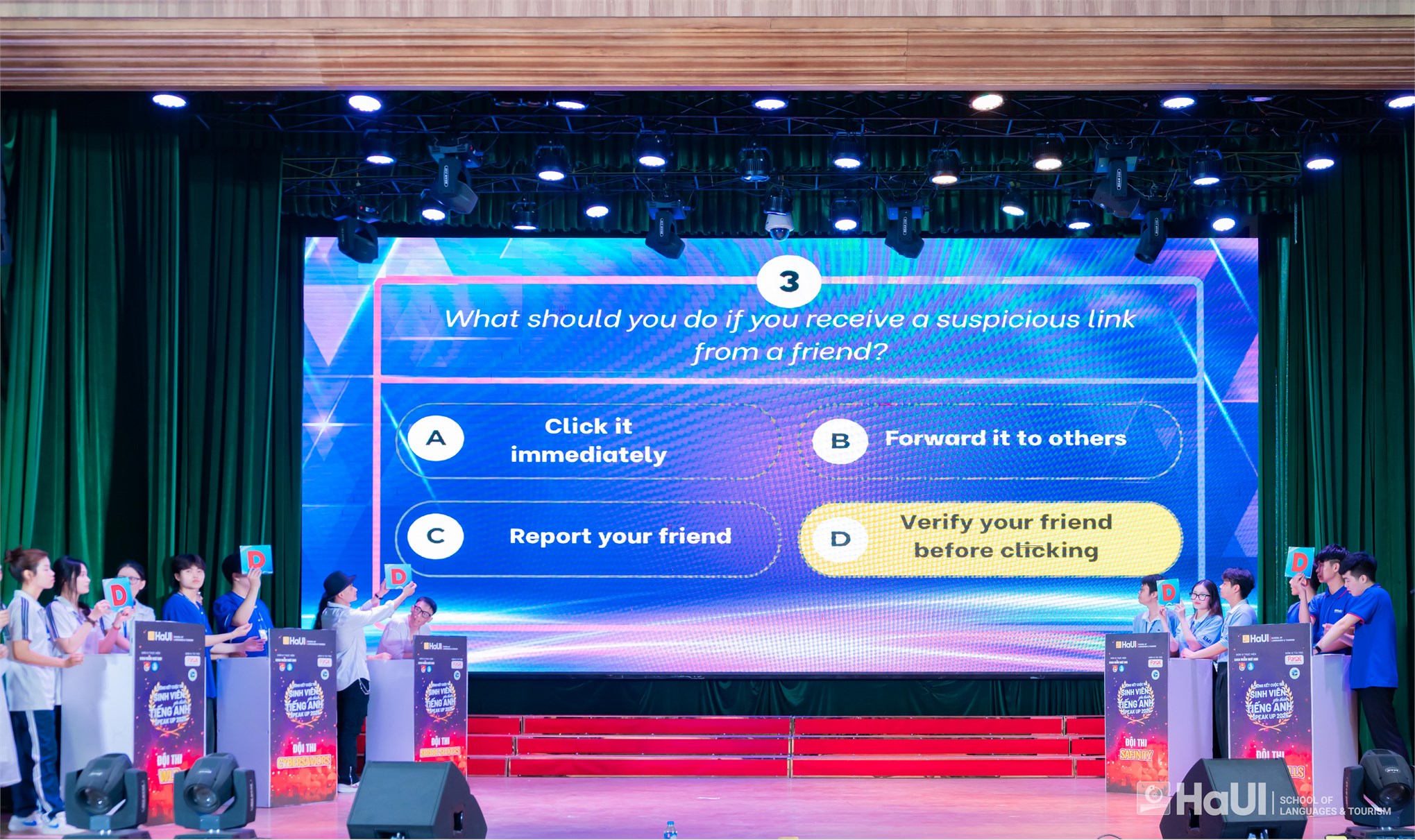 Speak Up 2025: Sân chơi nâng cao năng lực tiếng Anh cho sinh viên HaUI