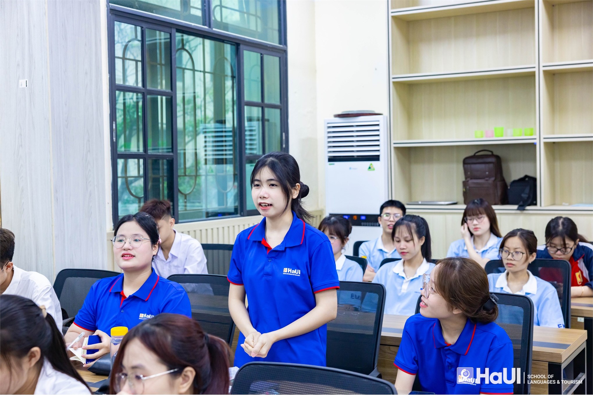 Sinh viên ngành Nhà hàng – Khách sạn khám phá cơ hội nghề lễ tân chuyên nghiệp cùng chuyên gia Khách sạn InterContinental Hanoi Landmark72