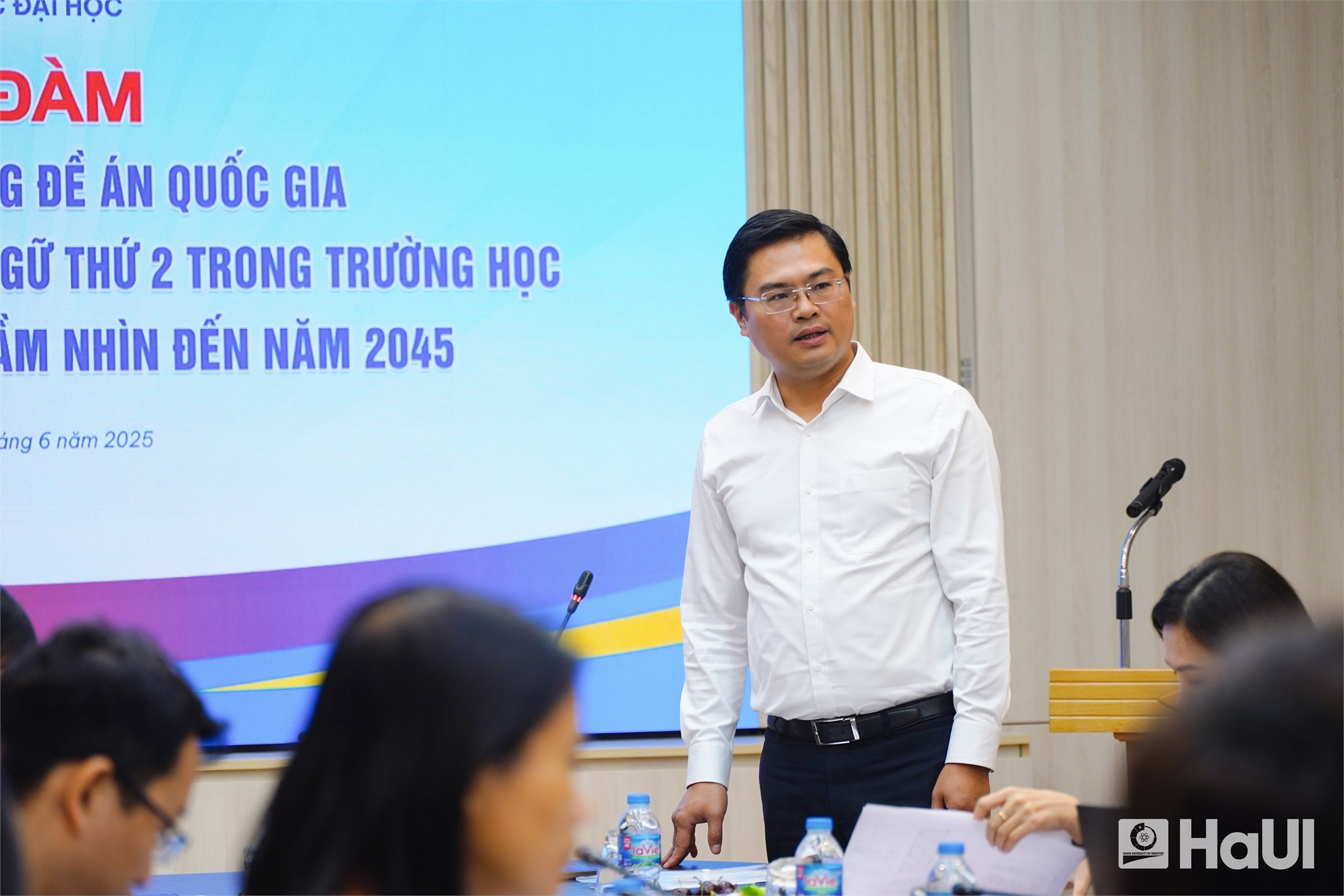TS. Đặng Văn Huấn - Phó Vụ trưởng Vụ Giáo dục Đại học, Bộ Giáo dục và Đào tạo phát biểu tại buổi toạ đàm