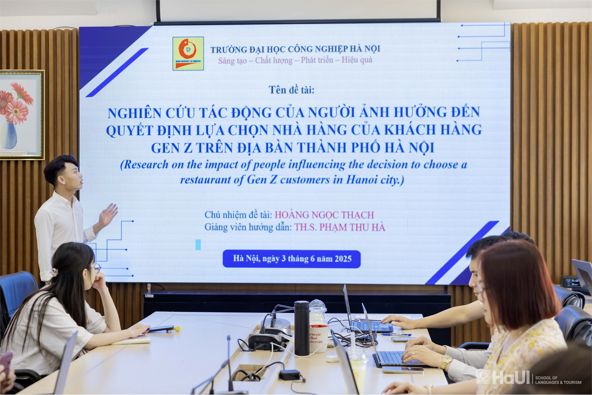Trường Ngoại ngữ - Du lịch, Trường Đại học Công nghiệp Hà Nội tổ chức nghiệm thu đề tài nghiên cứu khoa học sinh viên