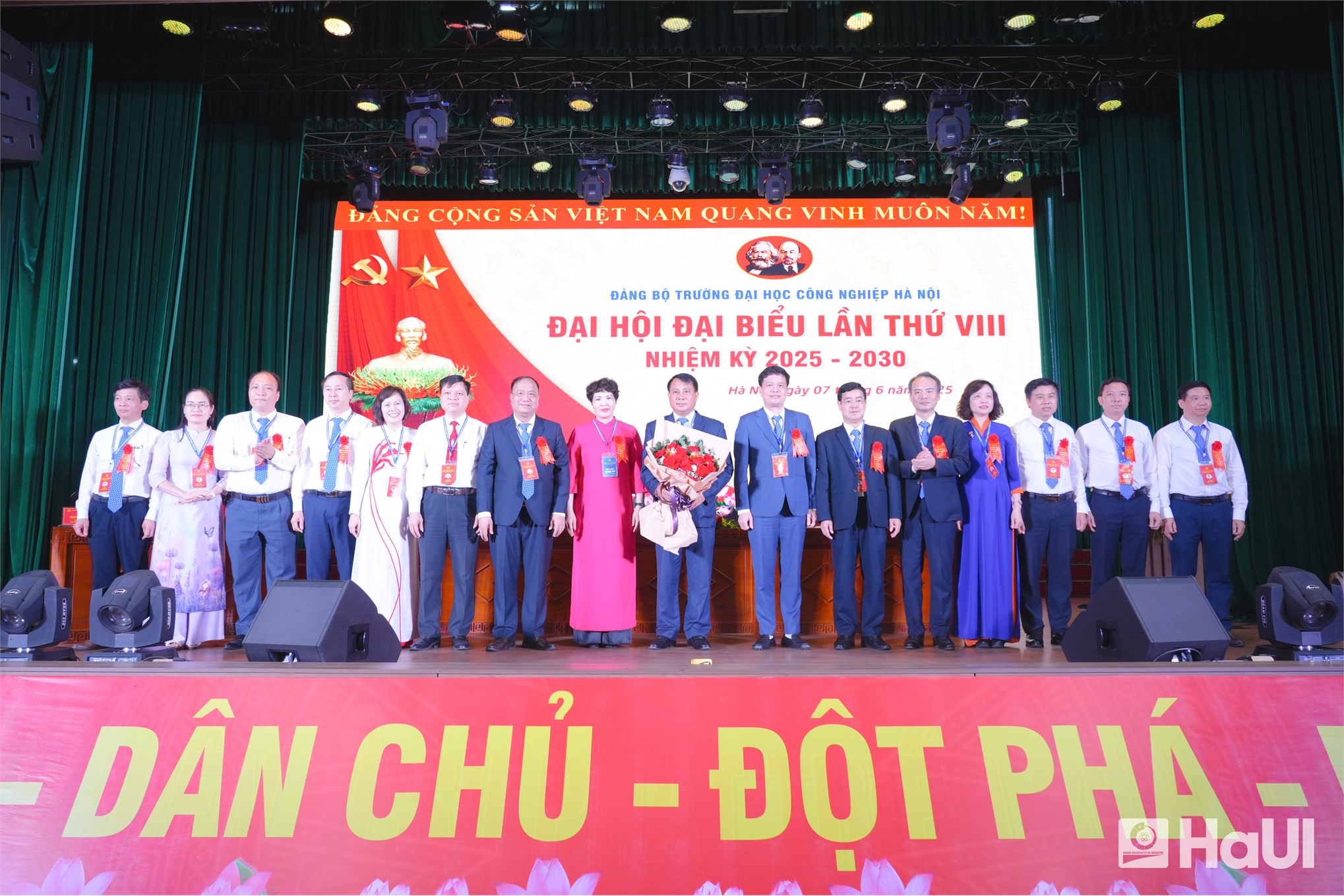 Đại hội Đại biểu Đảng bộ Trường Đại học Công nghiệp Hà Nội lần thứ VIII: Phát huy sức mạnh đại đoàn kết, khai phóng trí tuệ để tạo đột phá trong kỷ nguyên mới