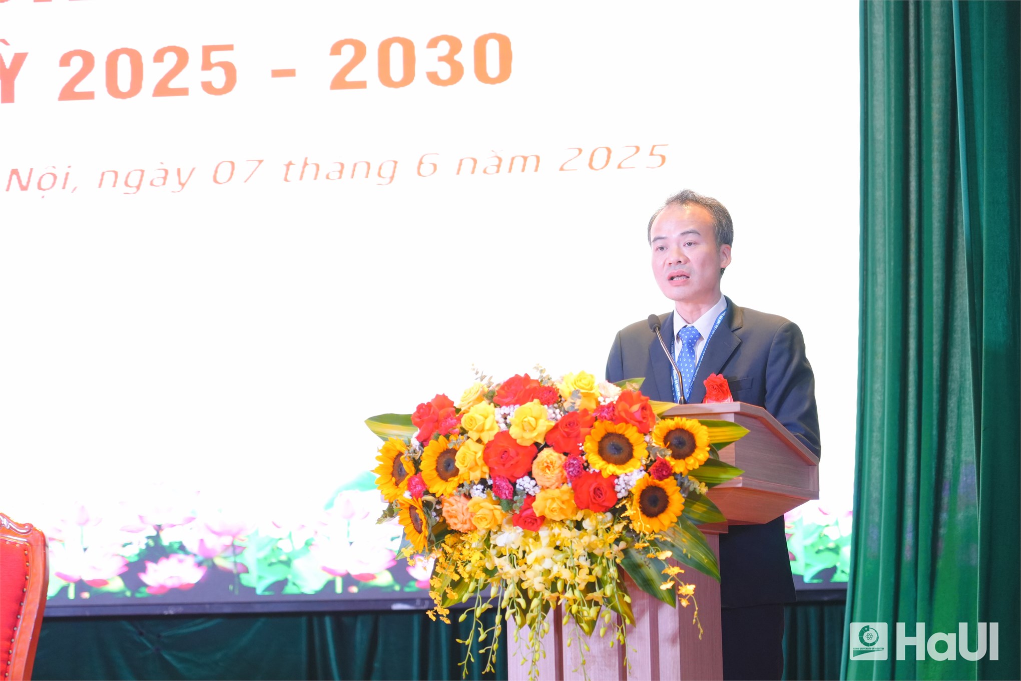 Đại hội Đại biểu Đảng bộ Trường Đại học Công nghiệp Hà Nội lần thứ VIII: Phát huy sức mạnh đại đoàn kết, khai phóng trí tuệ để tạo đột phá trong kỷ nguyên mới