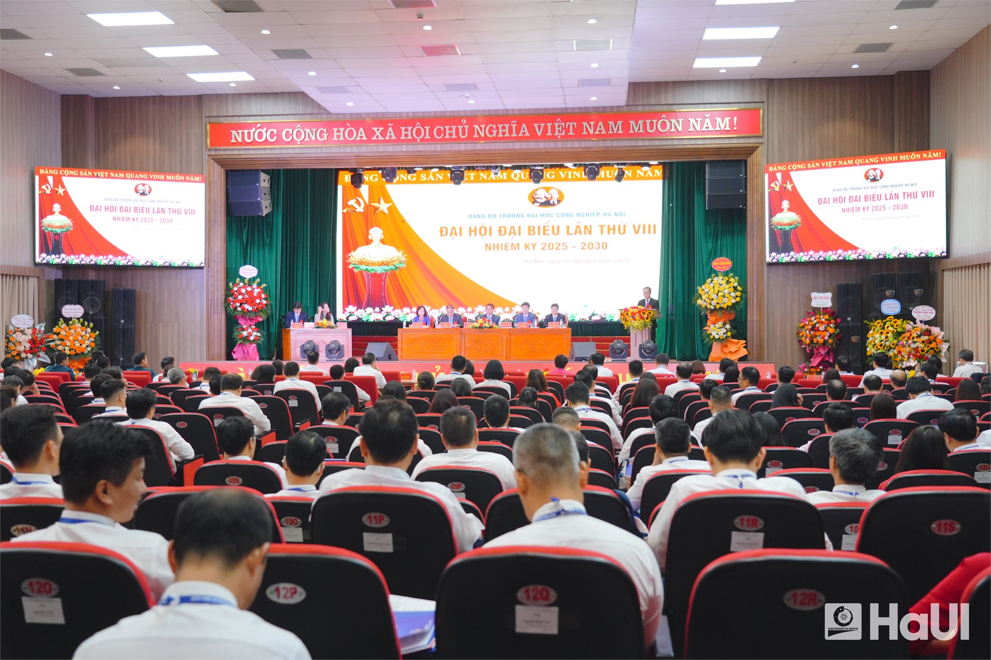Đại hội Đại biểu Đảng bộ Trường Đại học Công nghiệp Hà Nội lần thứ VIII: Phát huy sức mạnh đại đoàn kết, khai phóng trí tuệ để tạo đột phá trong kỷ nguyên mới