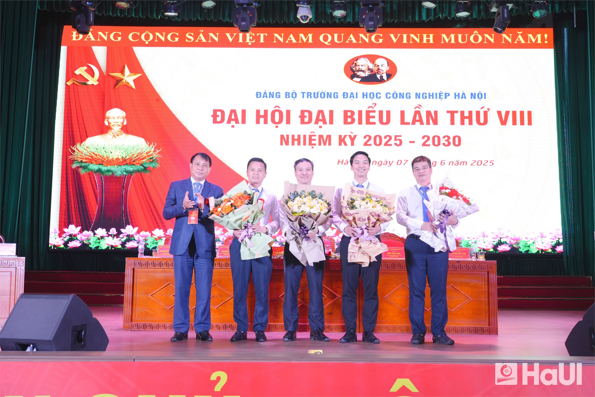 Đại hội Đại biểu Đảng bộ Trường Đại học Công nghiệp Hà Nội lần thứ VIII: Phát huy sức mạnh đại đoàn kết, khai phóng trí tuệ để tạo đột phá trong kỷ nguyên mới