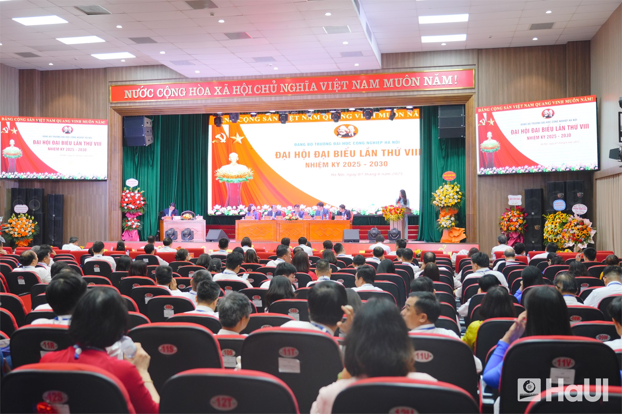 Đại hội Đại biểu Đảng bộ Trường Đại học Công nghiệp Hà Nội lần thứ VIII: Phát huy sức mạnh đại đoàn kết, khai phóng trí tuệ để tạo đột phá trong kỷ nguyên mới