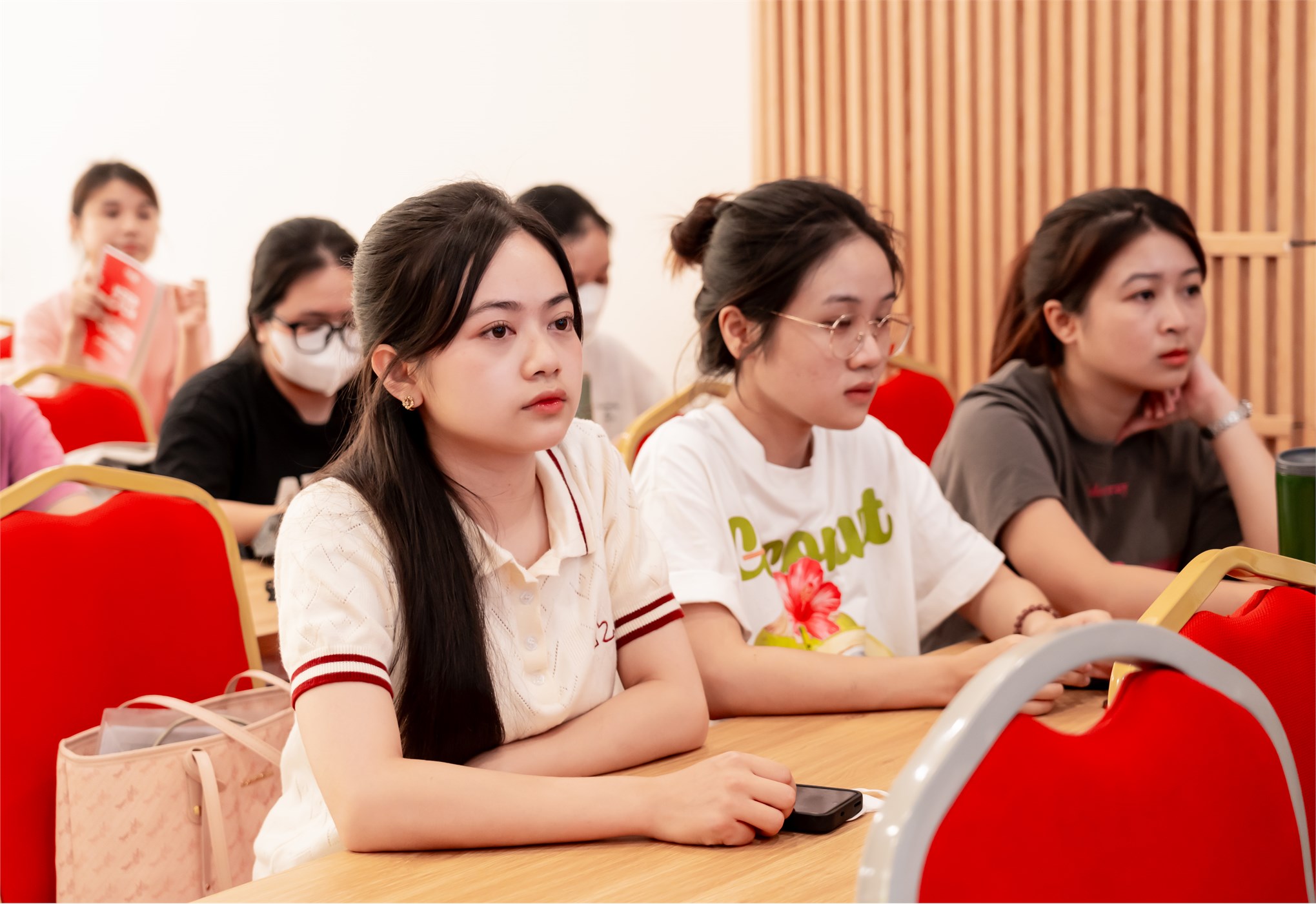 Tọa đàm “Đào tạo Ngôn ngữ Hàn Quốc gắn với Business Analyst trong xu thế hội nhập”
