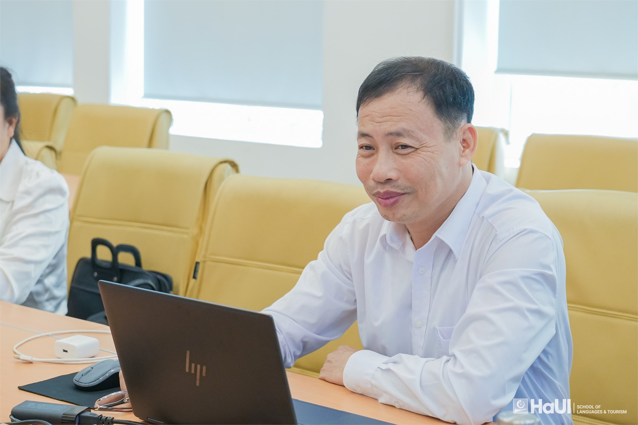Trường Ngoại ngữ - Du lịch tiếp đón Công ty Cổ phần Dịch vụ Nhân lực Hàng không GMB