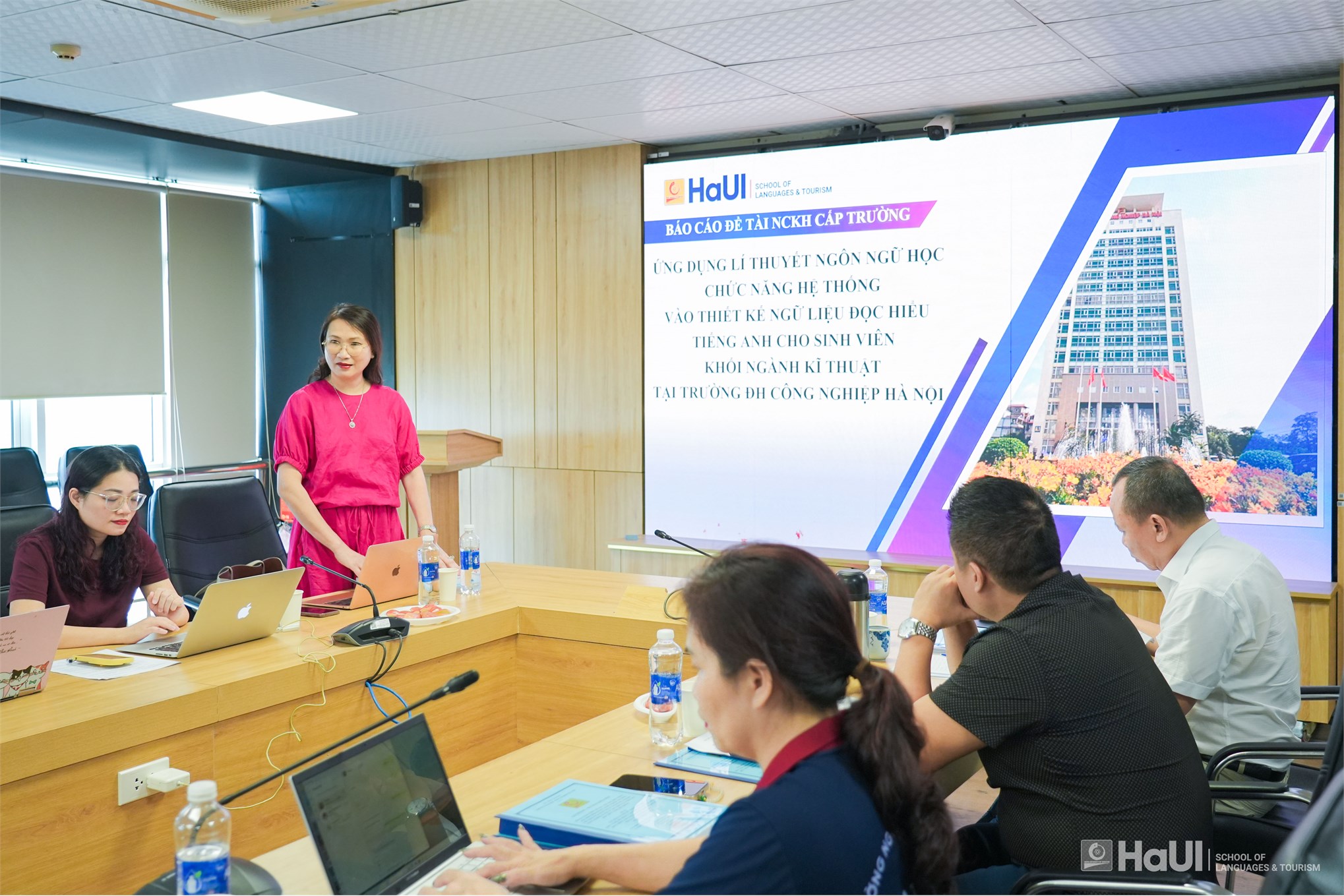 Nghiệm thu đề tài nghiên cứu khoa học cấp Trường về ứng dụng lí thuyết ngôn ngữ học chức năng hệ thống vào thiết kế ngữ liệu đọc hiểu tiếng Anh cho sinh viên khối ngành kĩ thuật tại Trường Đại học Công nghiệp Hà Nội