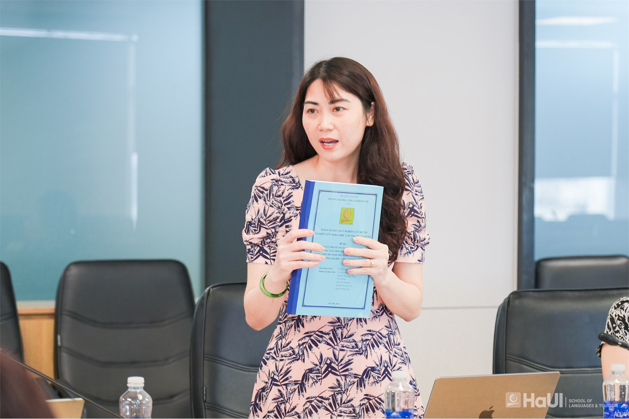 Nghiệm thu đề tài nghiên cứu khoa học cấp Trường về ứng dụng lí thuyết ngôn ngữ học chức năng hệ thống vào thiết kế ngữ liệu đọc hiểu tiếng Anh cho sinh viên khối ngành kĩ thuật tại Trường Đại học Công nghiệp Hà Nội