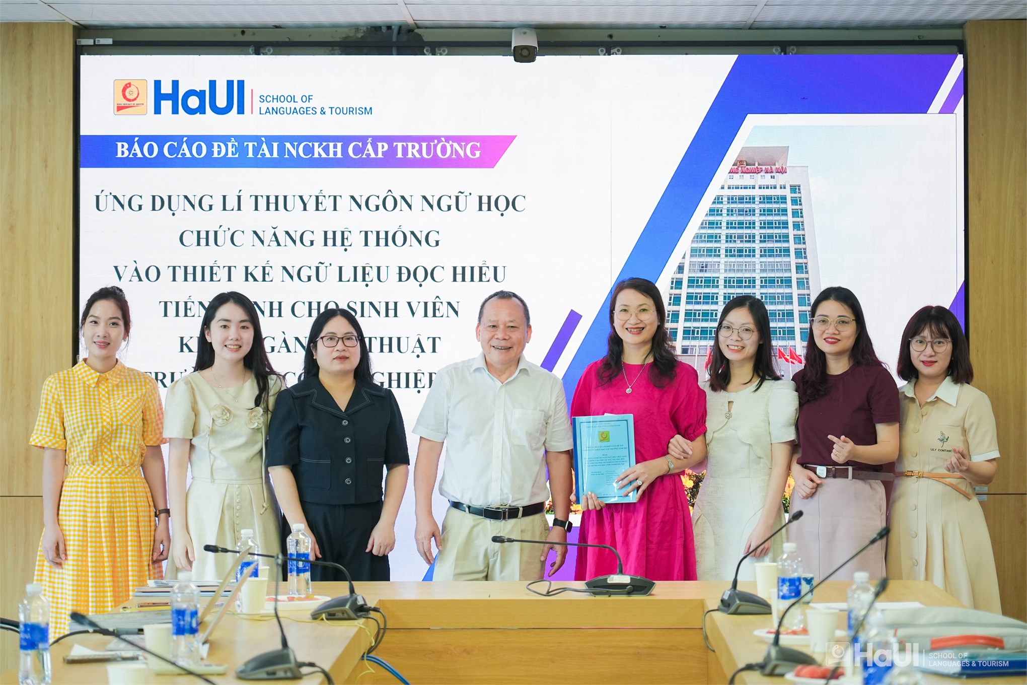 Nghiệm thu đề tài nghiên cứu khoa học cấp Trường về ứng dụng lí thuyết ngôn ngữ học chức năng hệ thống vào thiết kế ngữ liệu đọc hiểu tiếng Anh cho sinh viên khối ngành kĩ thuật tại Trường Đại học Công nghiệp Hà Nội