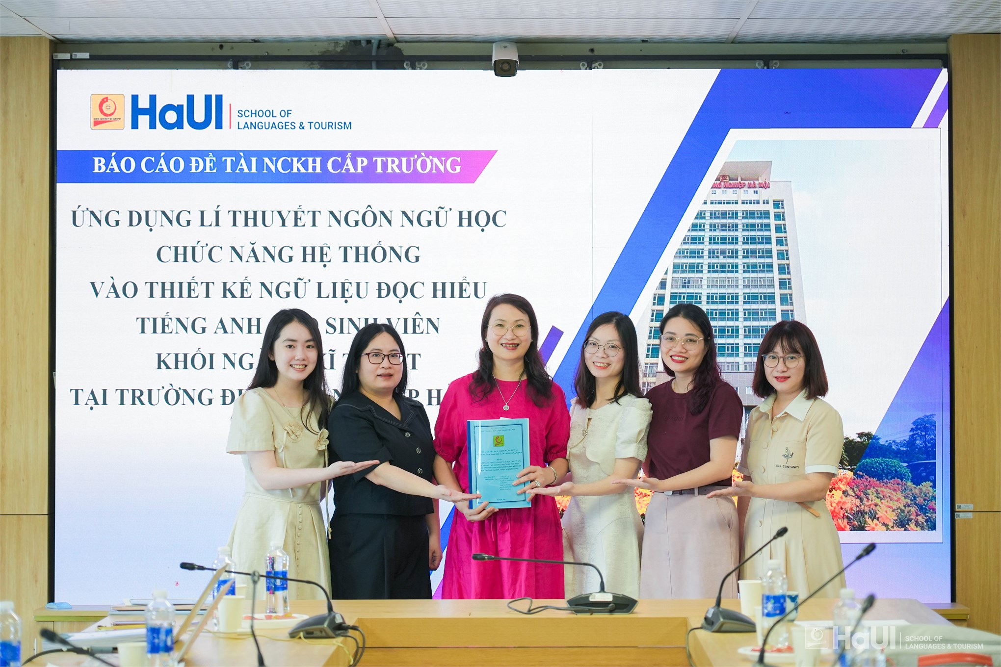 Nghiệm thu đề tài nghiên cứu khoa học cấp Trường về ứng dụng lí thuyết ngôn ngữ học chức năng hệ thống vào thiết kế ngữ liệu đọc hiểu tiếng Anh cho sinh viên khối ngành kĩ thuật tại Trường Đại học Công nghiệp Hà Nội