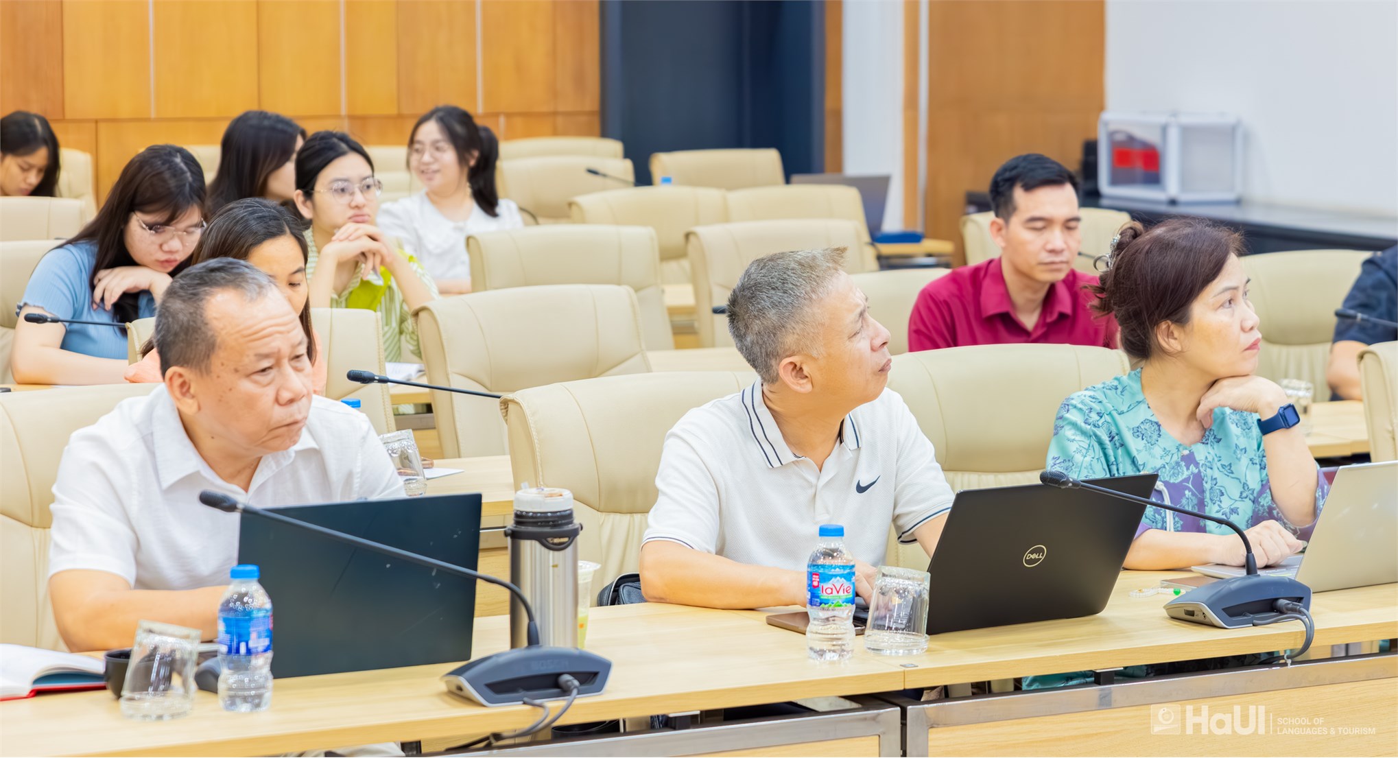 Toạ đàm “Thể loại trong Ngôn ngữ học chức năng hệ thống”