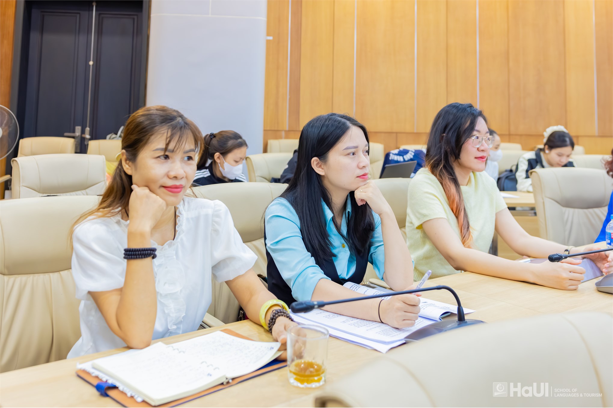 Toạ đàm “Thể loại trong Ngôn ngữ học chức năng hệ thống”