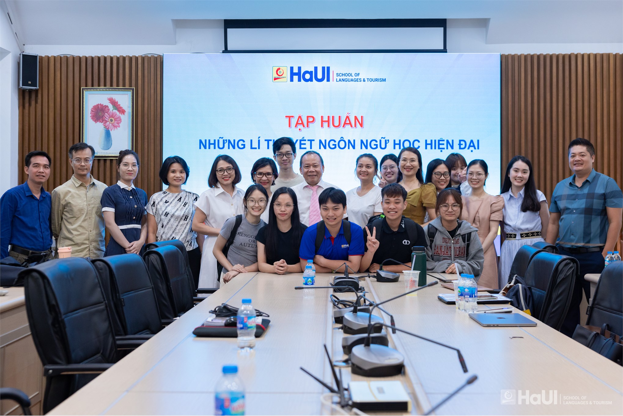 Tập huấn khoa học với chủ đề “Những lí thuyết Ngôn ngữ học hiện đại”
