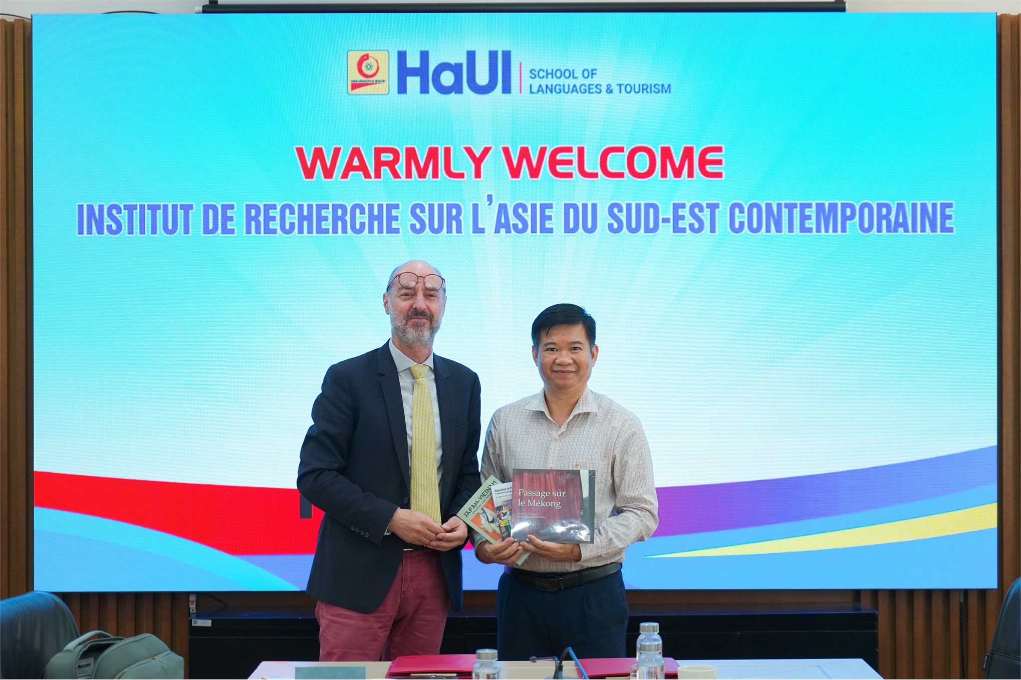 Trường Ngoại ngữ – Du lịch mở rộng hợp tác học thuật với Viện IRASEC (Pháp)