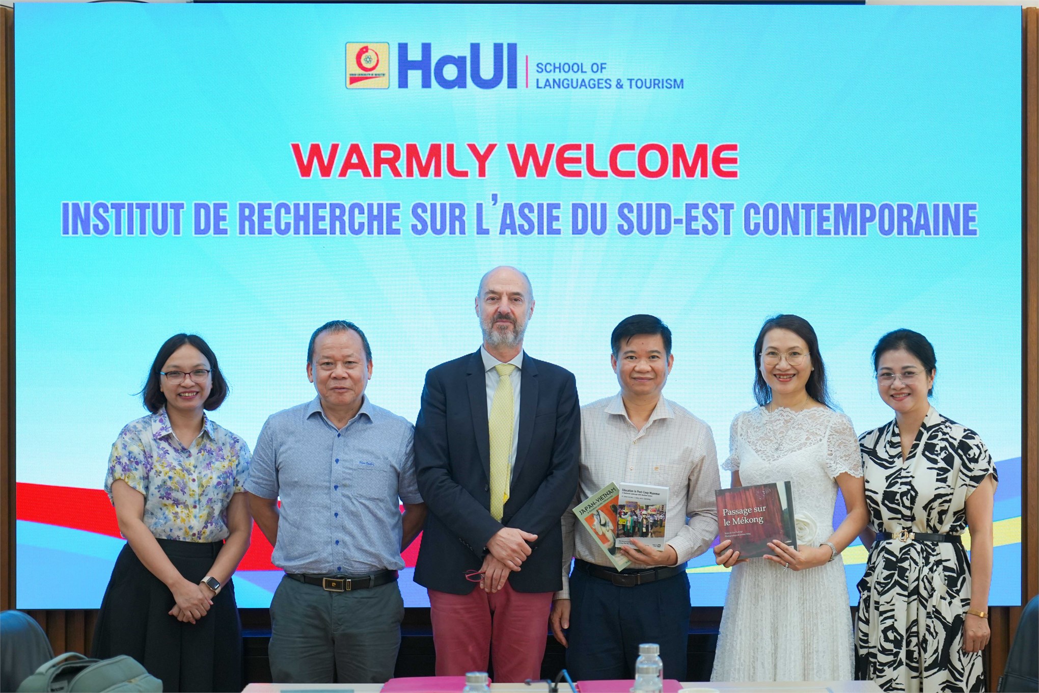 Trường Ngoại ngữ – Du lịch mở rộng hợp tác học thuật với Viện IRASEC (Pháp)