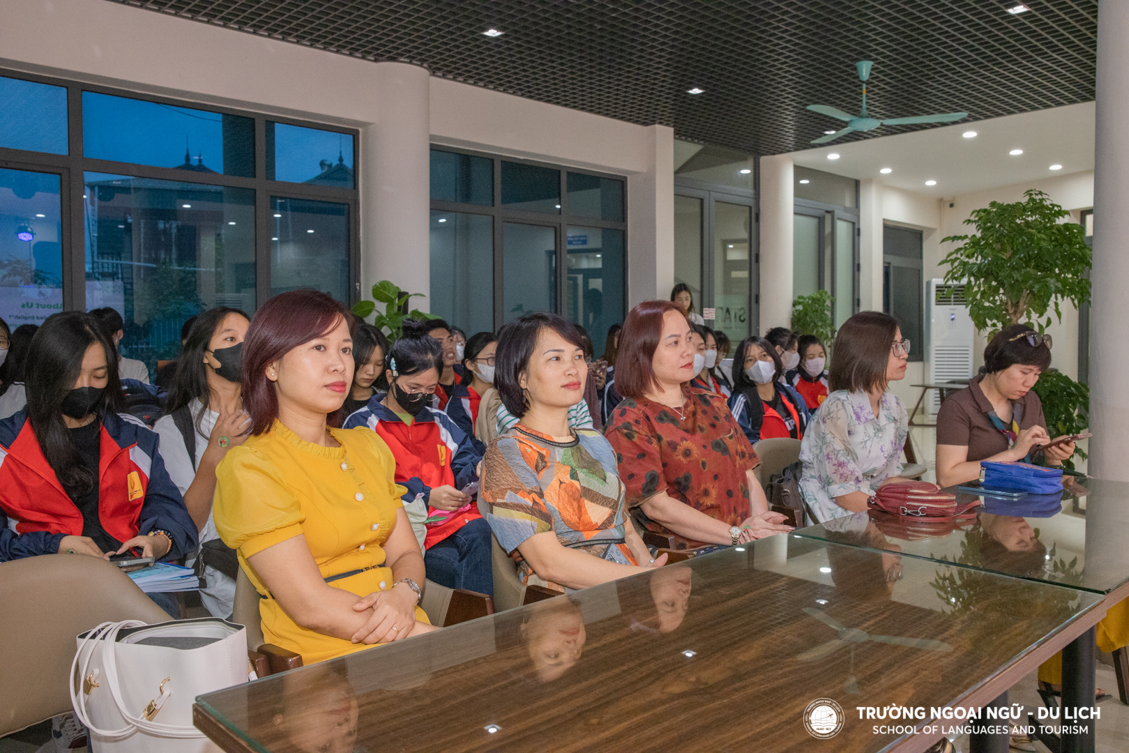 Chuỗi hoạt động “Ứng dụng tiếng Anh theo định hướng khởi nghiệp”: Kết nối kiến thức với thực tiễn nghề nghiệp
