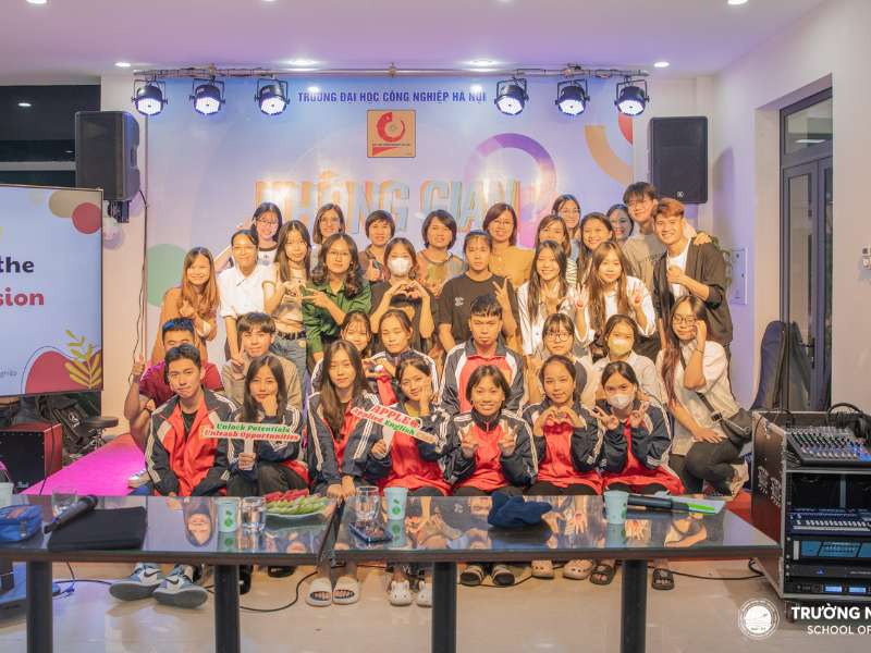 Chuỗi hoạt động “Ứng dụng tiếng Anh theo định hướng khởi nghiệp”: Kết nối kiến thức với thực tiễn nghề nghiệp