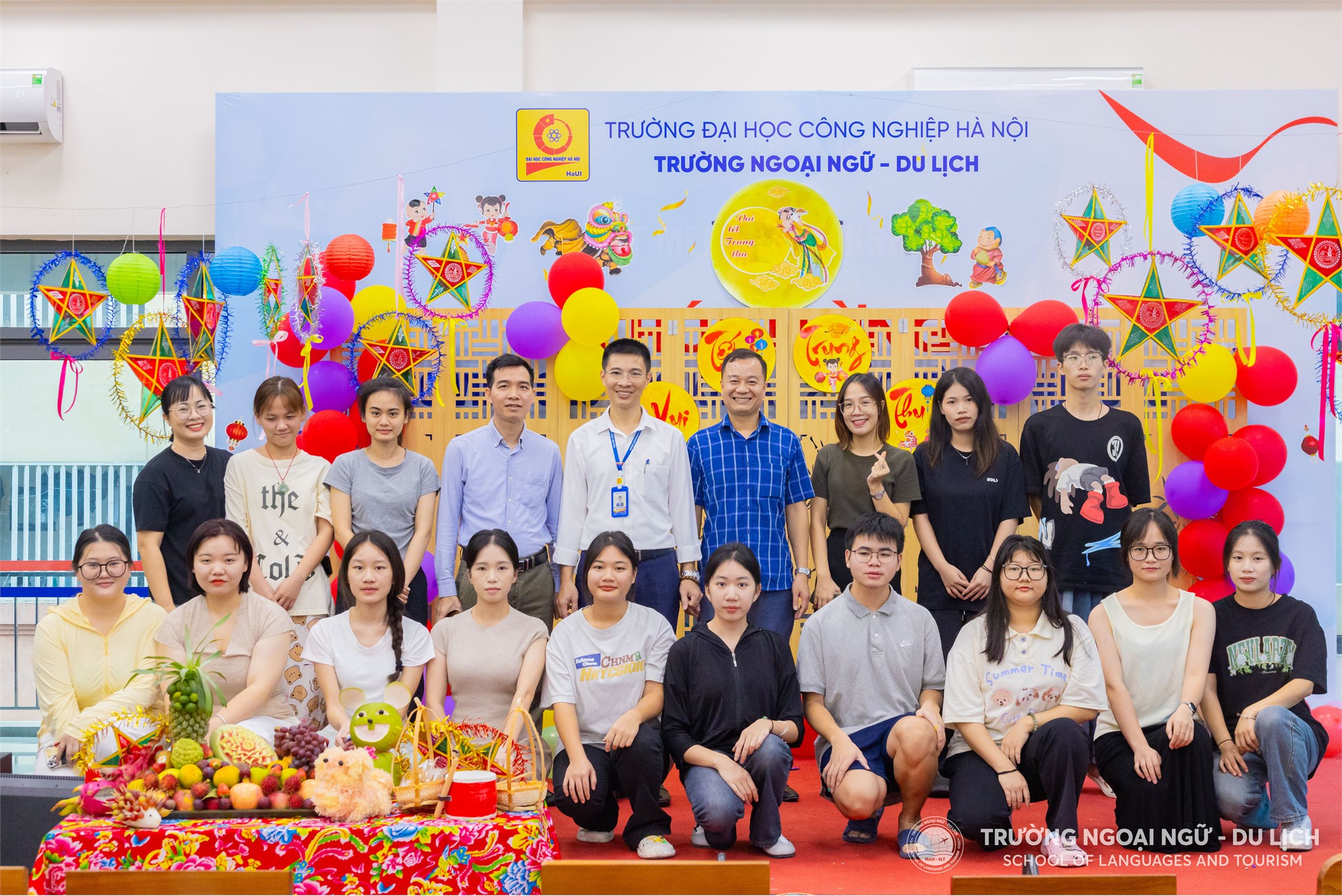 “Đêm hội trăng rằm 2023” – Gắn kết cộng đồng quốc tế, lan tỏa văn hóa Việt tại Trường Ngoại ngữ – Du lịch