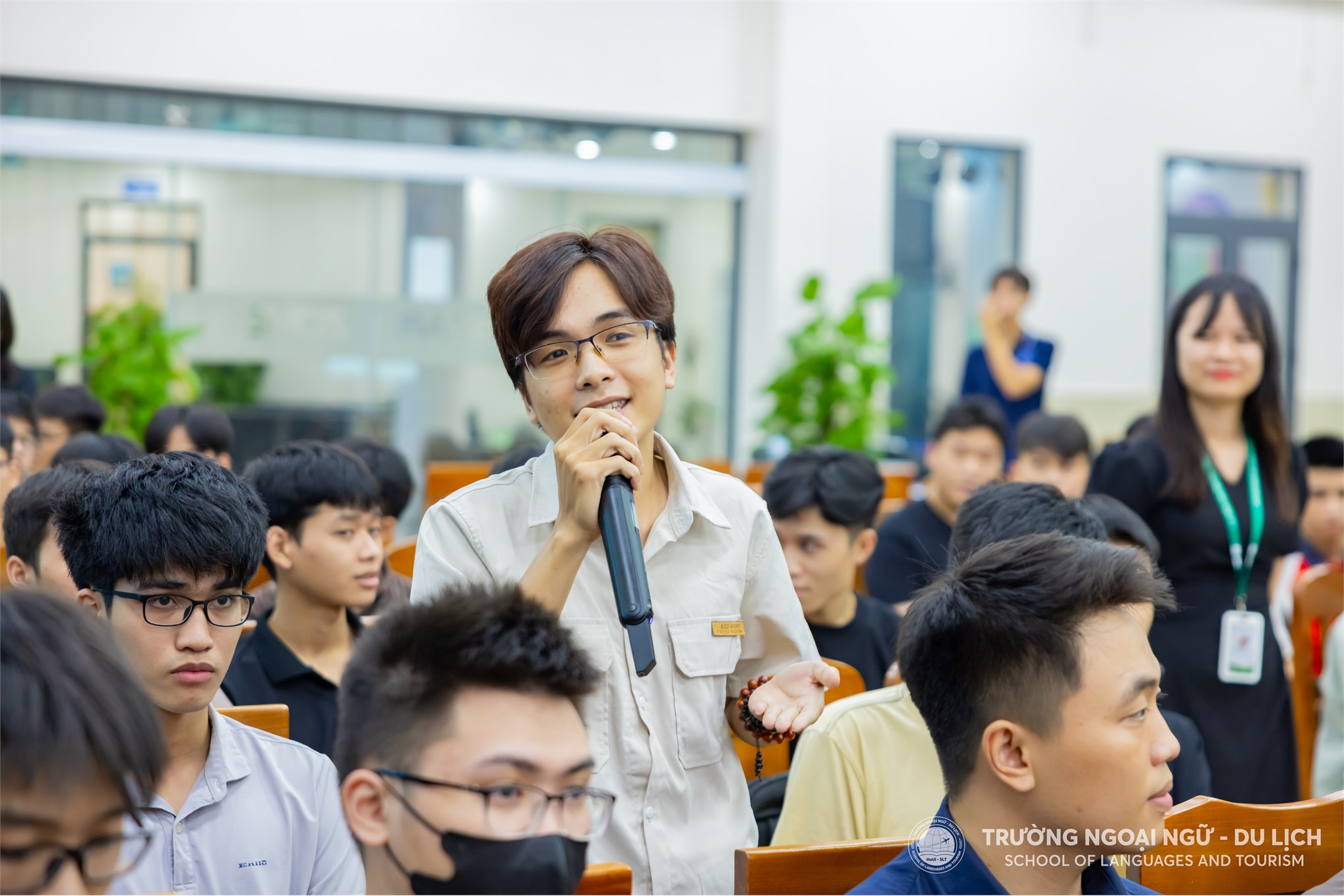 Cuộc thi Hùng biện tiếng Anh “English Eloquence” - Sân chơi sinh viên bùng nổ tỏa sáng bản lĩnh cá nhân