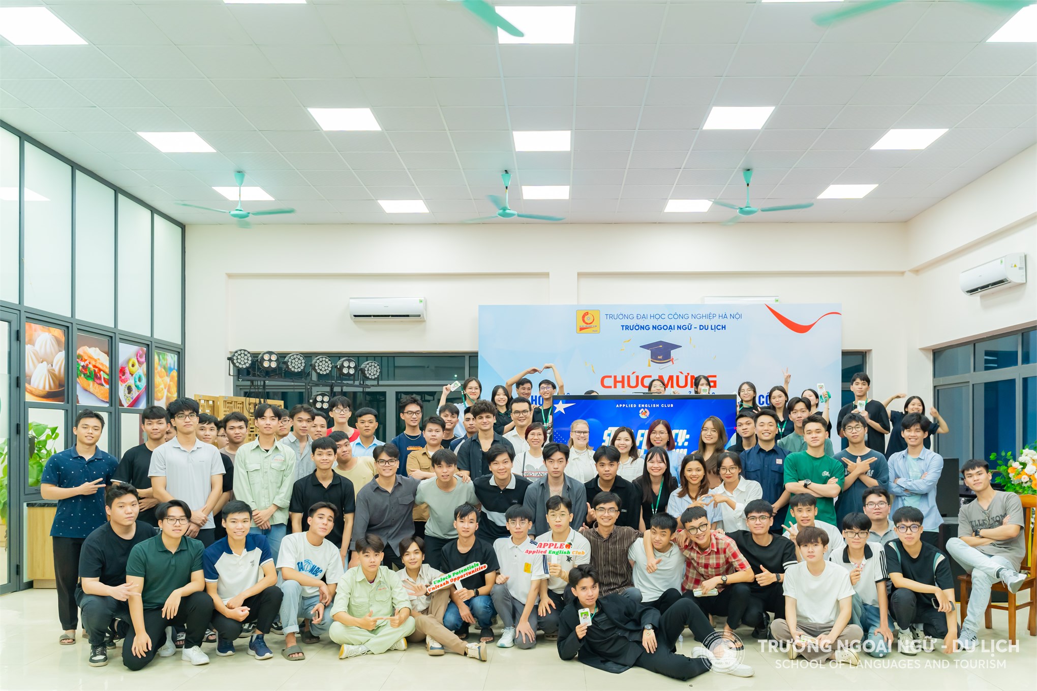 Cuộc thi Hùng biện tiếng Anh “English Eloquence” - Sân chơi sinh viên bùng nổ tỏa sáng bản lĩnh cá nhân