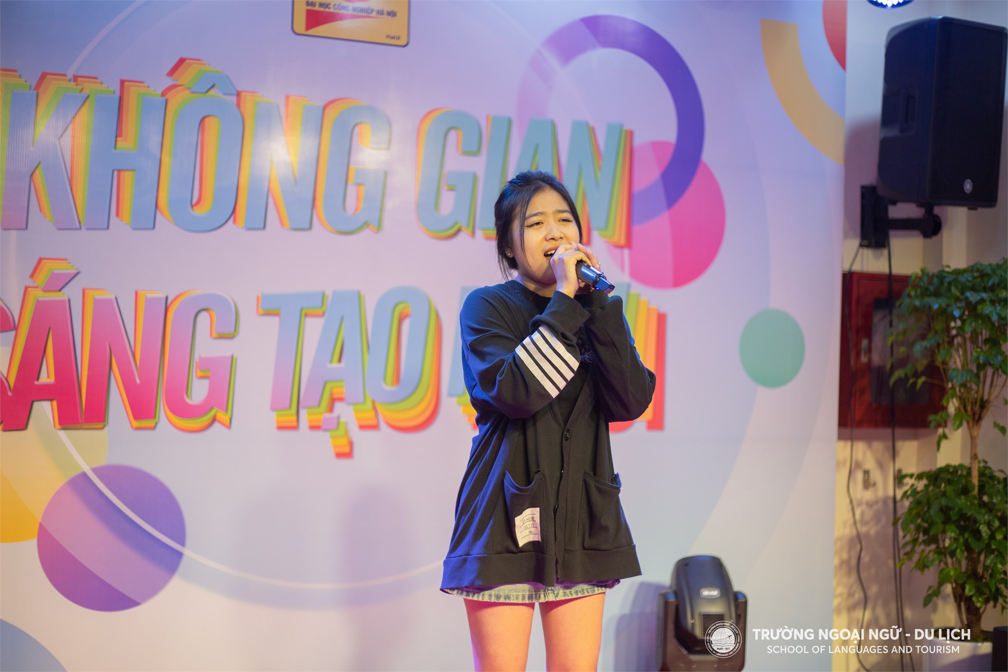 Tỏa sáng tài năng và ngôn ngữ tại cuộc thi “English Golden Voice” 2023
