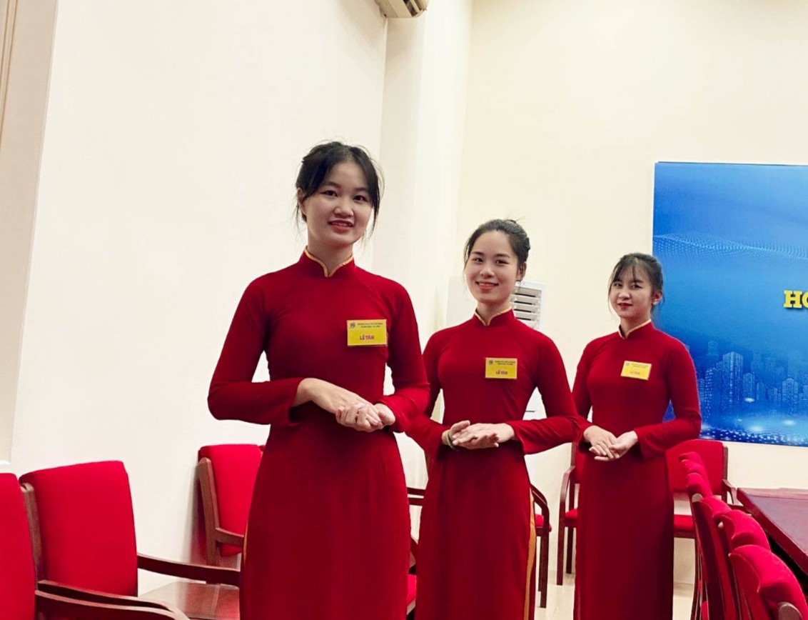 Nghiệp vụ Khách sạn giỏi – Tôn vinh kỹ năng thực hành, khẳng định tay nghề sinh viên Ngoại ngữ - Du lịch