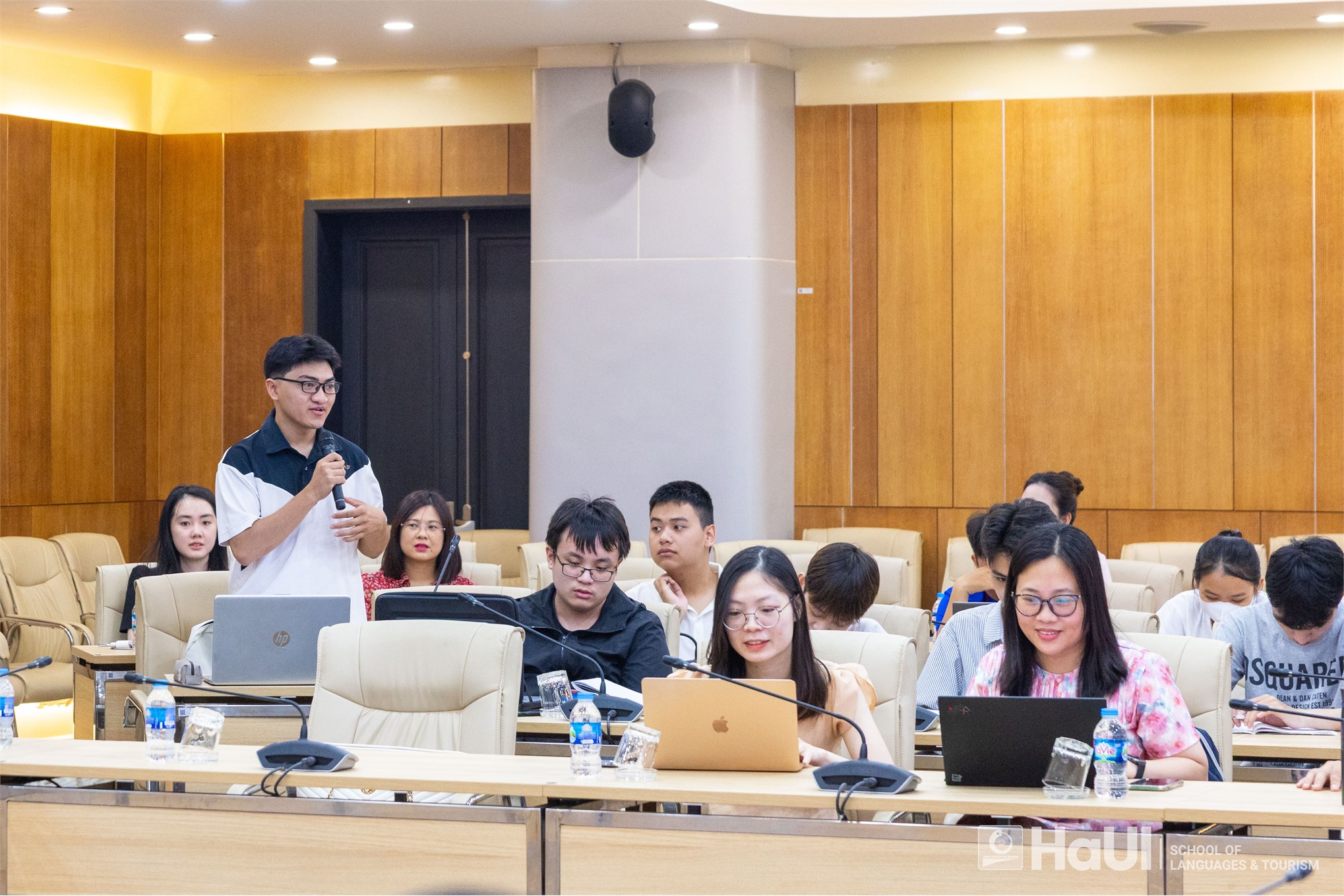 Tọa đàm `Tiếng Việt và văn hóa người Việt nhìn từ Việt ngữ học lịch sử`