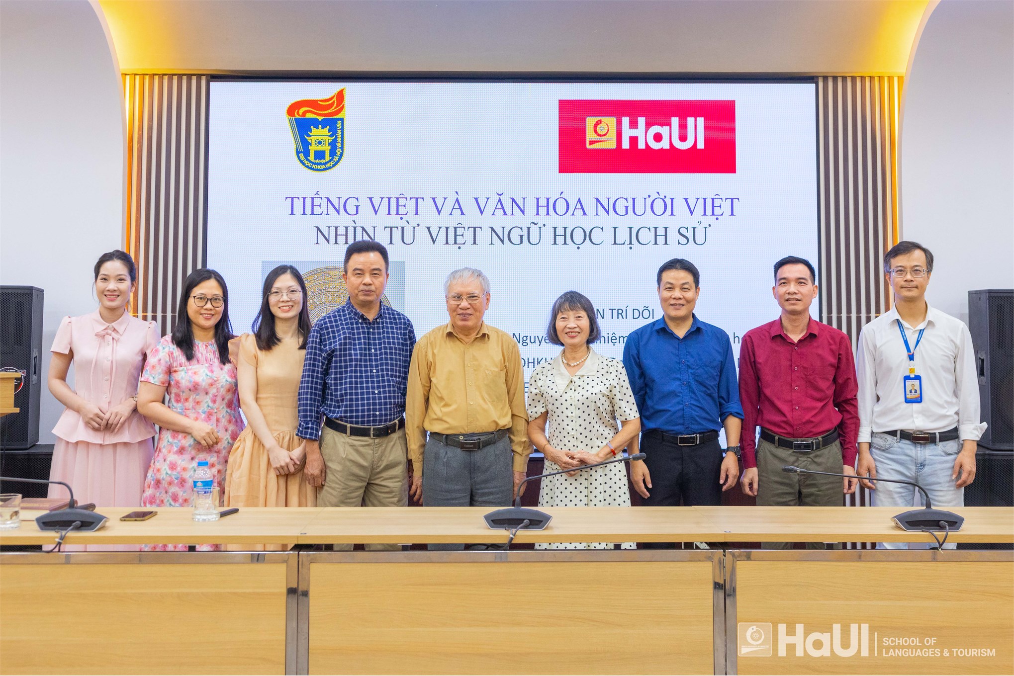 Tọa đàm `Tiếng Việt và văn hóa người Việt nhìn từ Việt ngữ học lịch sử`