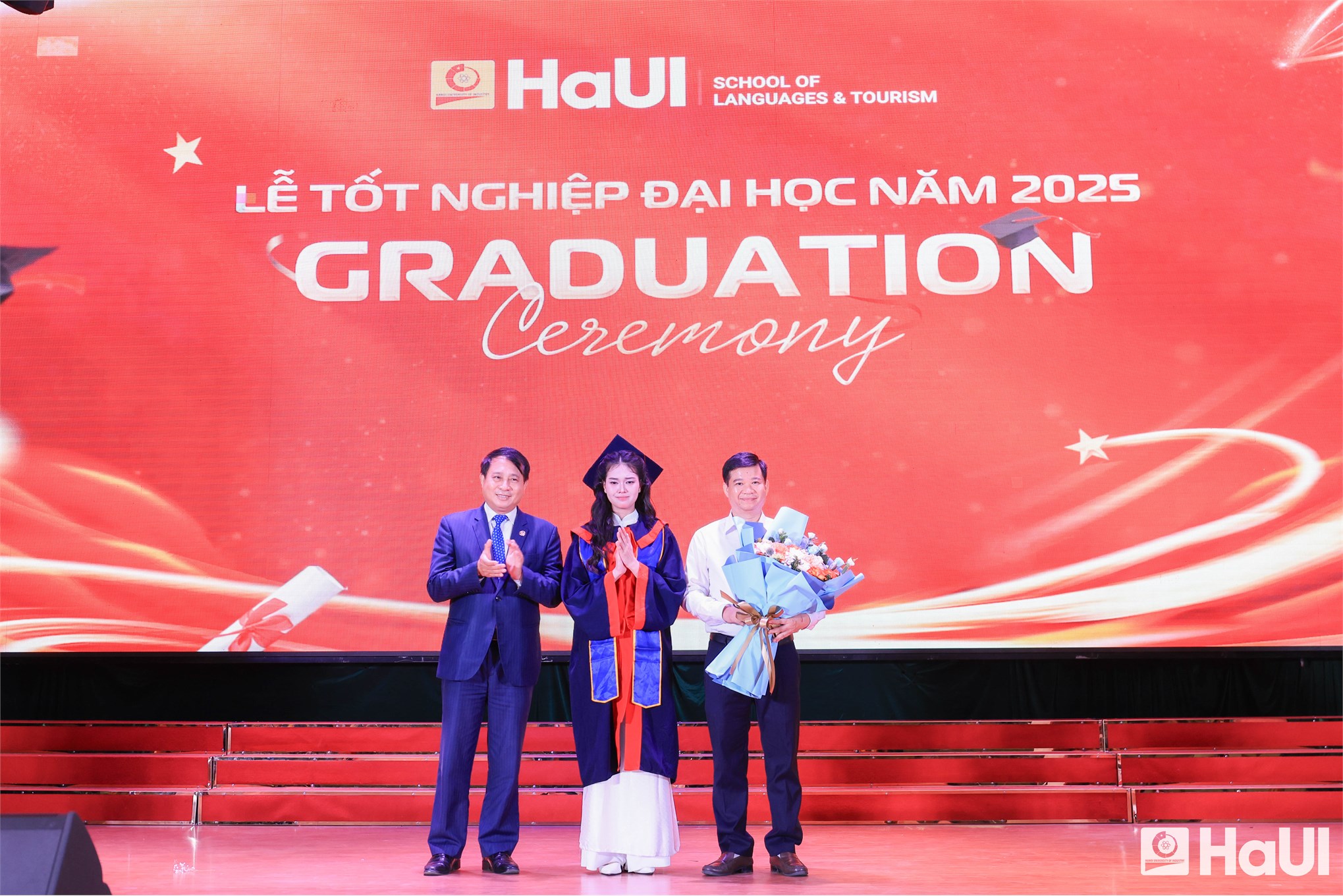 Hơn 600 tân cử nhân Trường Ngoại ngữ – Du lịch, HaUI: khát vọng vươn mình, sẵn sàng hội nhập quốc tế