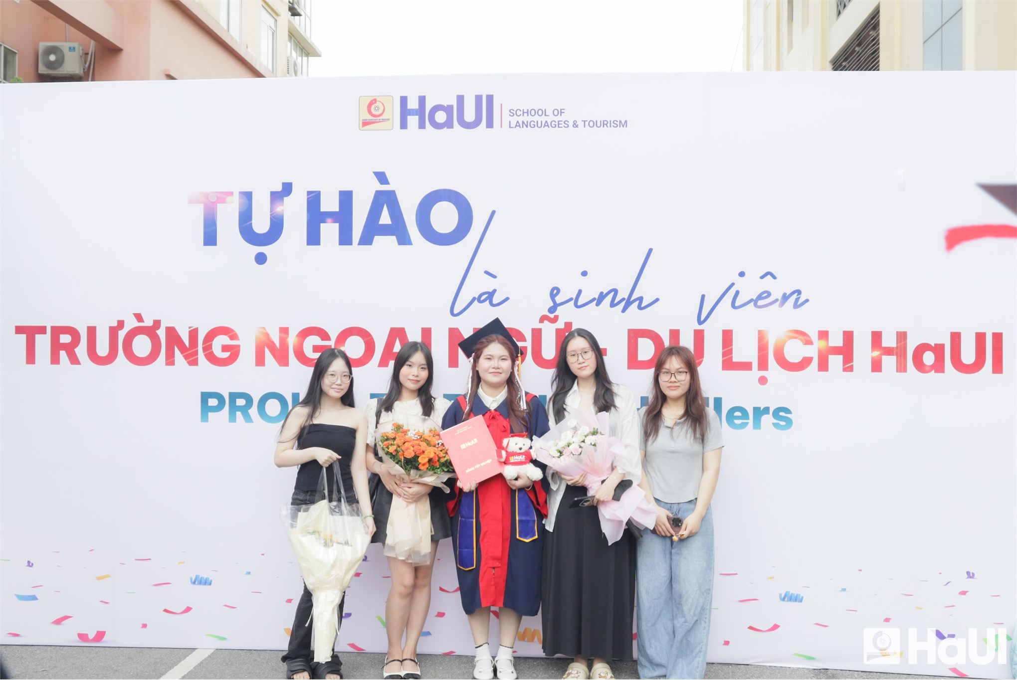 Hơn 600 tân cử nhân Trường Ngoại ngữ – Du lịch, HaUI: khát vọng vươn mình, sẵn sàng hội nhập quốc tế