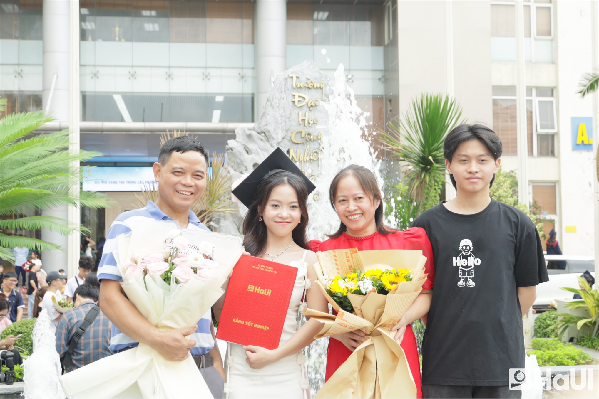 Hơn 600 tân cử nhân Trường Ngoại ngữ – Du lịch, HaUI: khát vọng vươn mình, sẵn sàng hội nhập quốc tế