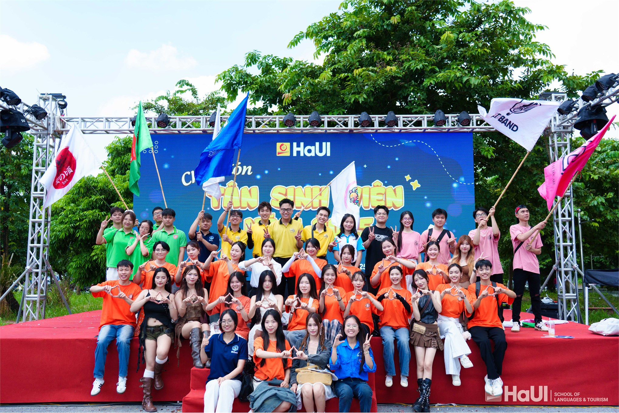 Ngày hội chào đón tân sinh viên K20: Rực rỡ sắc màu tuổi trẻ