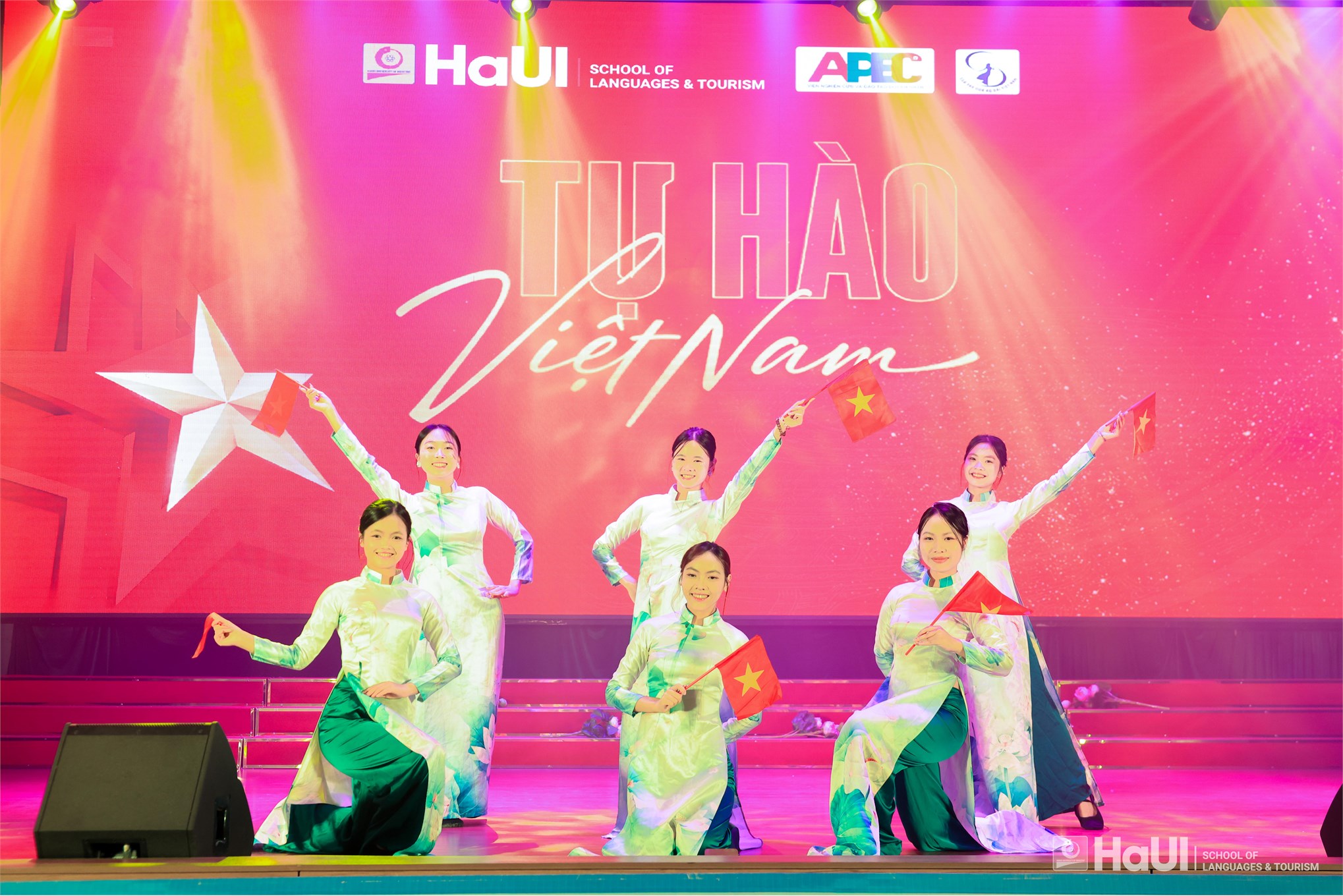 Chương trình nghệ thuật “Tự hào Việt Nam”: Khơi dậy niềm tự hào dân tộc và khát vọng cống hiến của tuổi trẻ HaUI