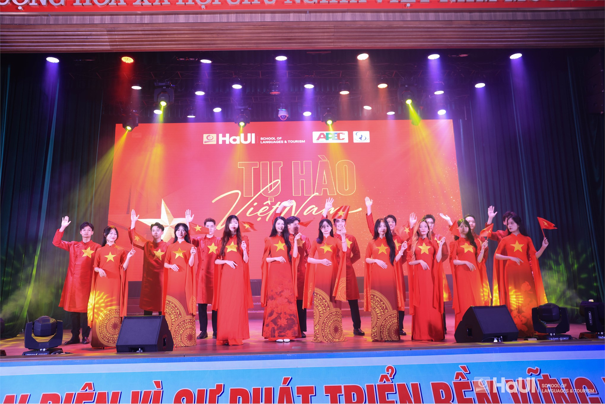 Chương trình nghệ thuật “Tự hào Việt Nam”: Khơi dậy niềm tự hào dân tộc và khát vọng cống hiến của tuổi trẻ HaUI