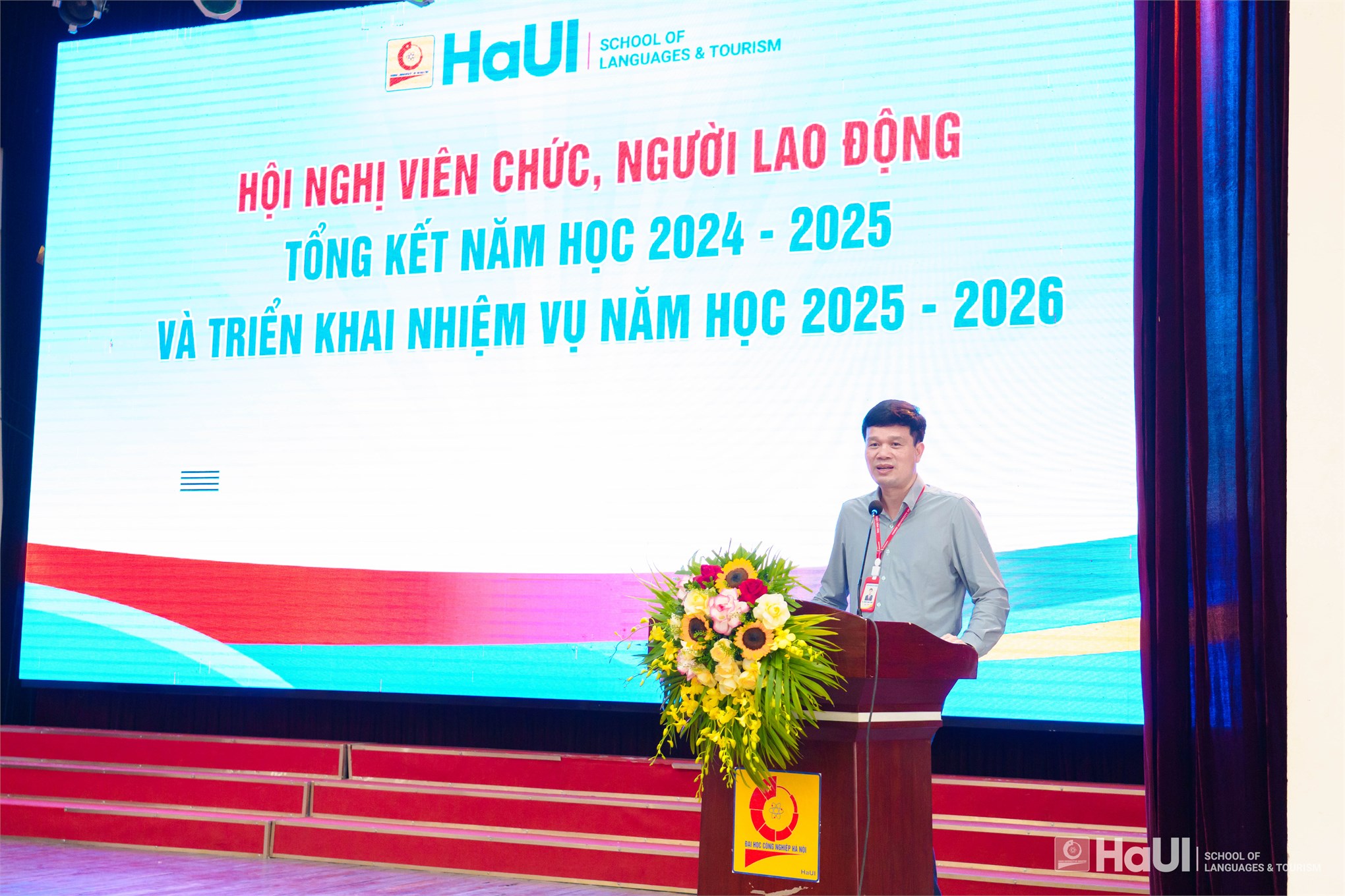 Hội nghị viên chức, người lao động Trường Ngoại ngữ - Du lịch, tổng kết năm học 2024 - 2025 và triển khai nhiệm vụ năm học 2025 - 2026