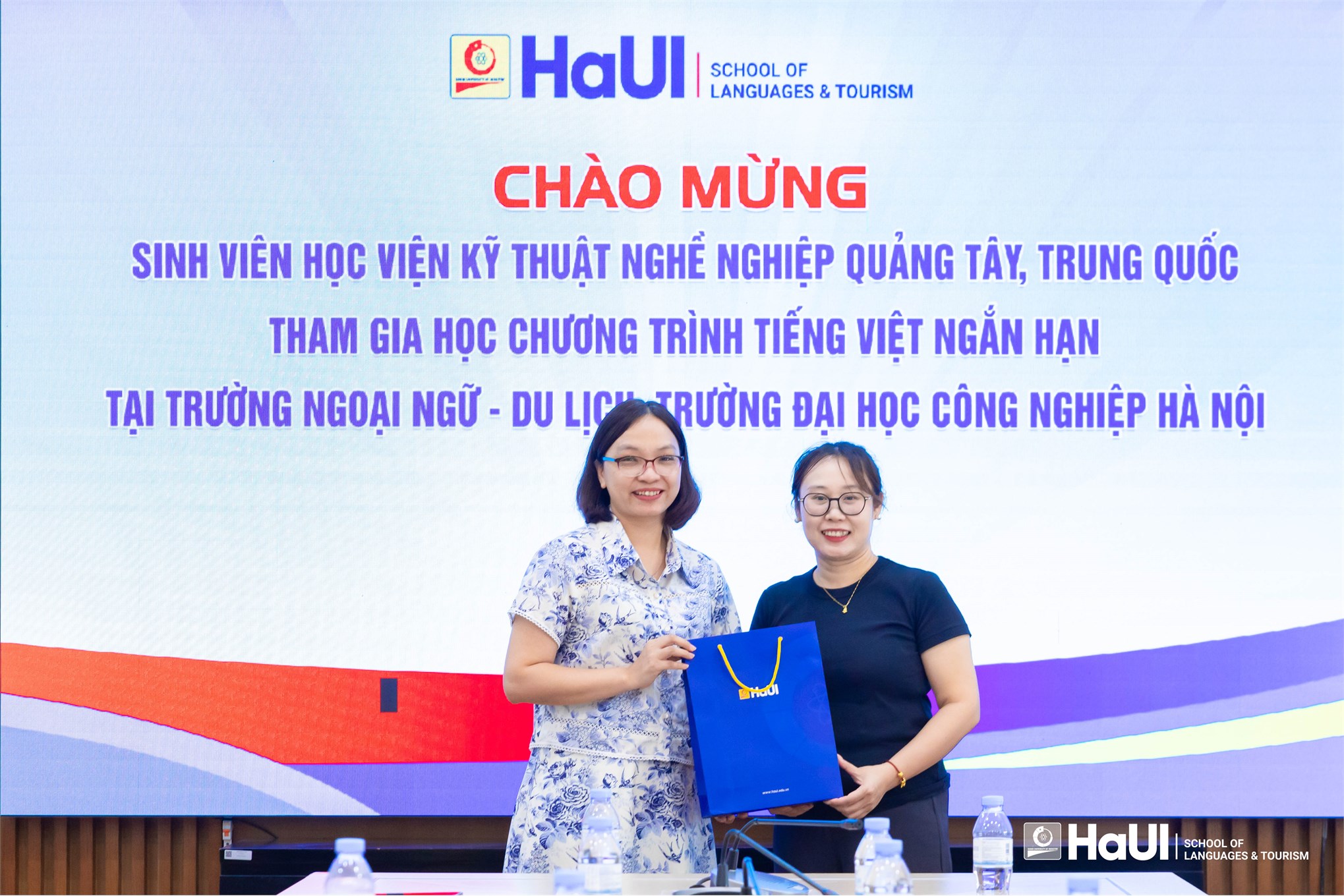 Khai giảng khóa đào tạo Tiếng Việt ngắn hạn cho sinh viên Học viện Kỹ thuật Nghề nghiệp Quảng Tây (Trung Quốc)