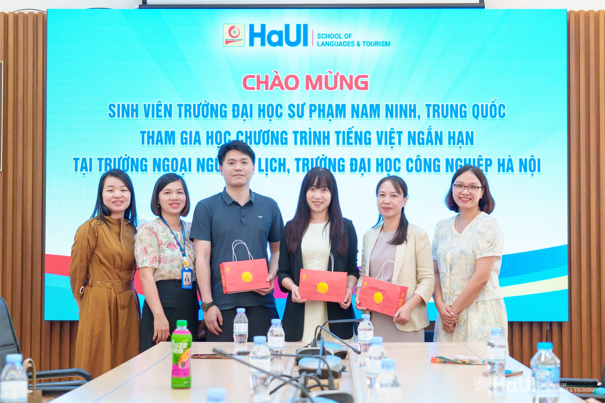 Khai giảng khóa đào tạo Tiếng Việt ngắn hạn cho sinh viên Trường Đại học Sư phạm Nam Ninh (Trung Quốc)