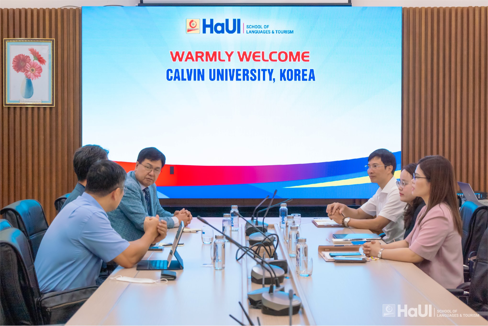 Khoa Ngôn ngữ Hàn Quốc đón tiếp và làm việc với Trường Đại học Calvin (Hàn Quốc)