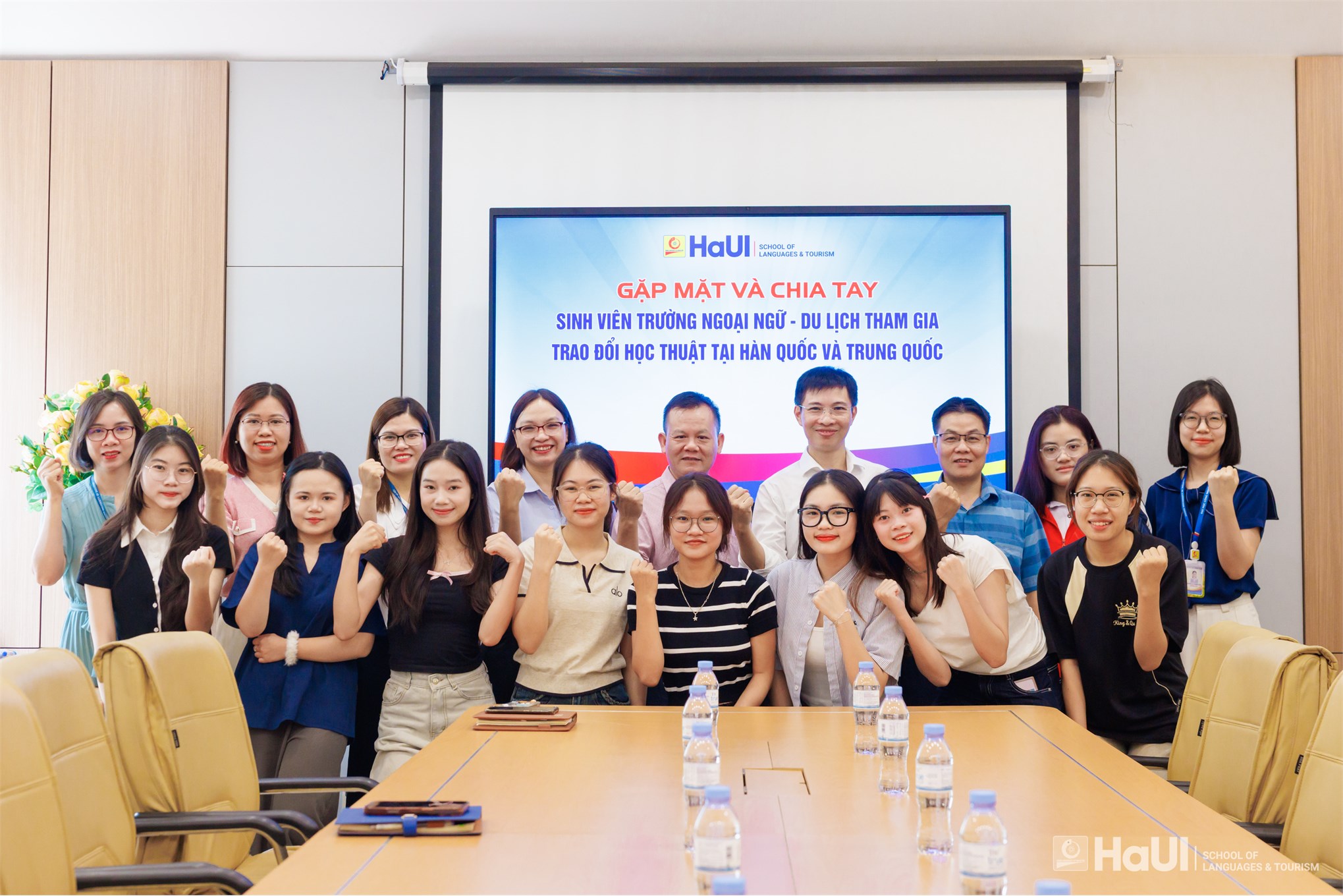 Trường Ngoại ngữ – Du lịch tổ chức gặp mặt, chia tay sinh viên tham gia các chương trình trao đổi và liên kết đào tạo quốc tế